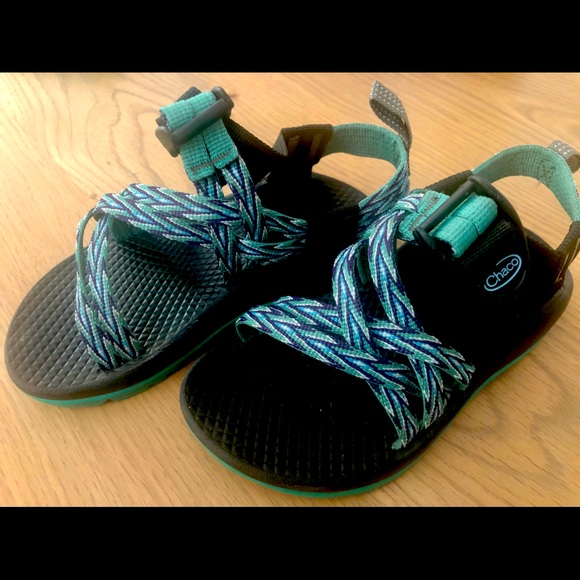 Girls Chacos - Picture 1 of 5